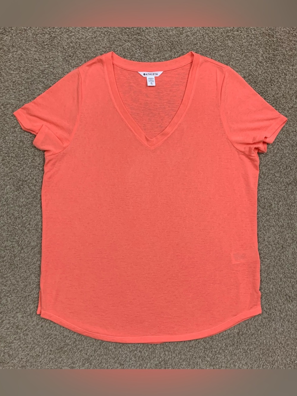 Athleta Top Womens XL Coral Pink Breezy Scoop V Neck Tee Casual Short Sleeve EUC